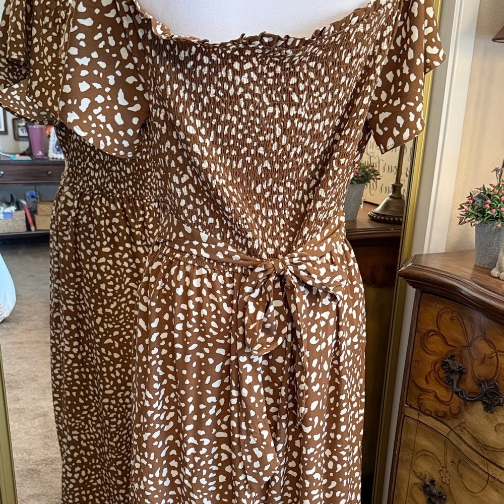 Oddly Brown & Cream Smocked Faux Button Front Jumpsuit - Size XL - Picture 8 of 15